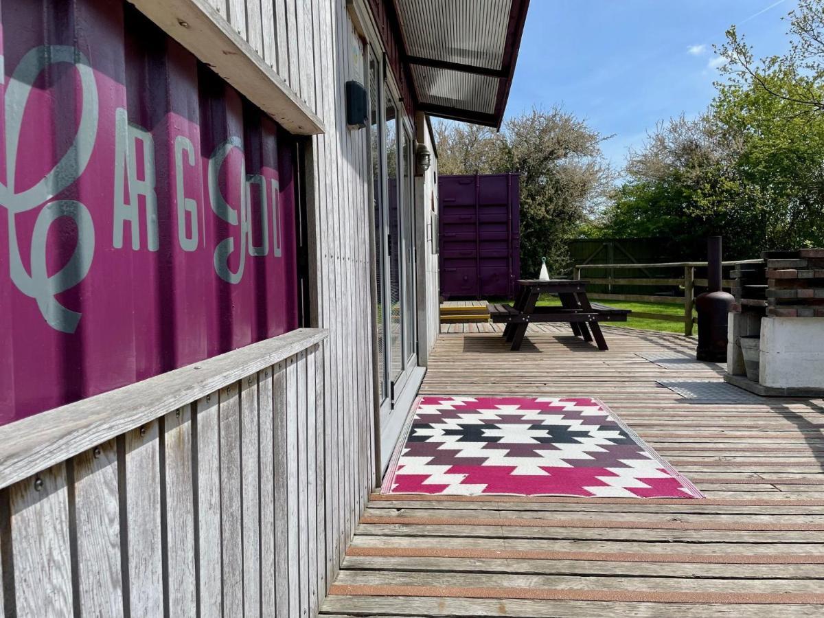 Purple Cargopod At Lee Wick Farm Cottages & Glamping Clacton-on-Sea Exterior photo