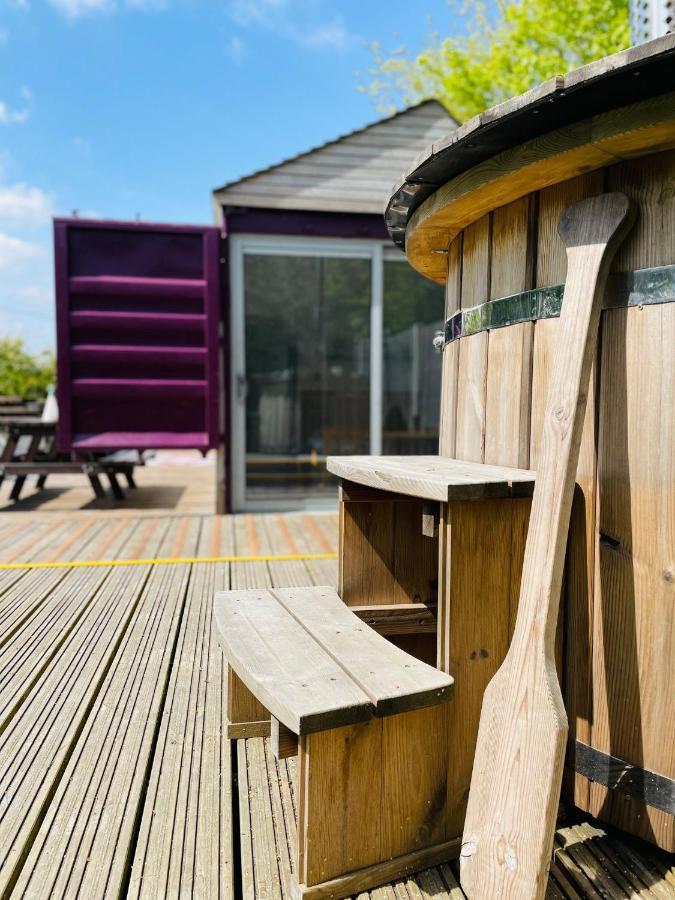 Purple Cargopod At Lee Wick Farm Cottages & Glamping Clacton-on-Sea Exterior photo